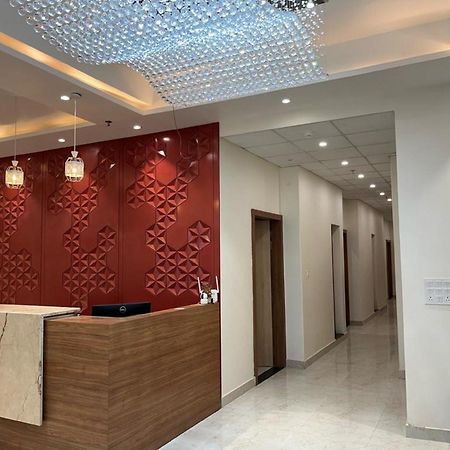 Hotel Satsang Grand พาราณสี ภายนอก รูปภาพ