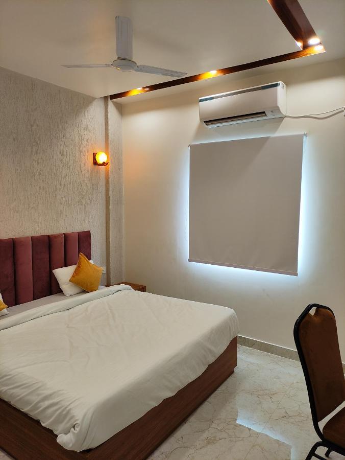 Hotel Satsang Grand พาราณสี ภายนอก รูปภาพ