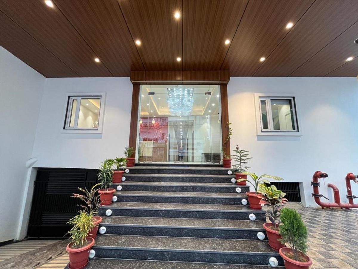 Hotel Satsang Grand พาราณสี ภายนอก รูปภาพ